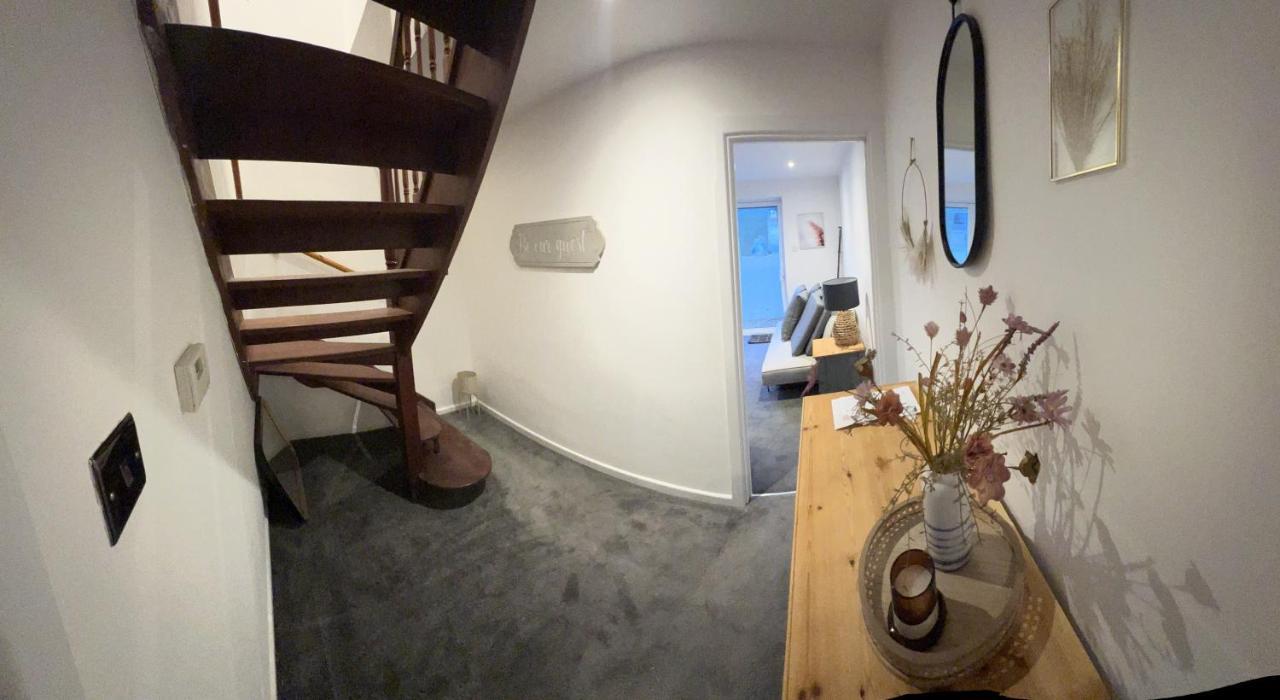 House Sleeps 8. 2Bedrooms & Sofa Beds In Sitting Room Бат Экстерьер фото
